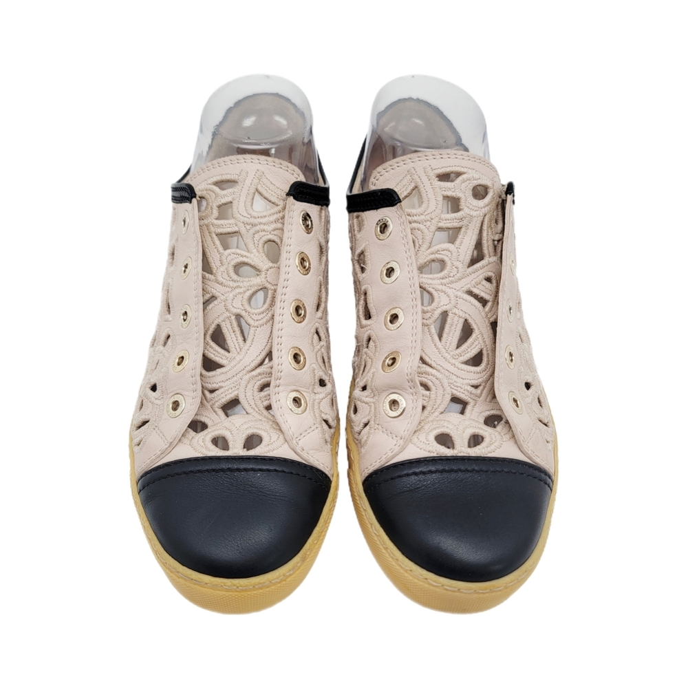 CHANEL Camellia Floral Laser Cut CC Low-Top Sneakers Cream Black 7/37 + COA - Picture 3 of 13